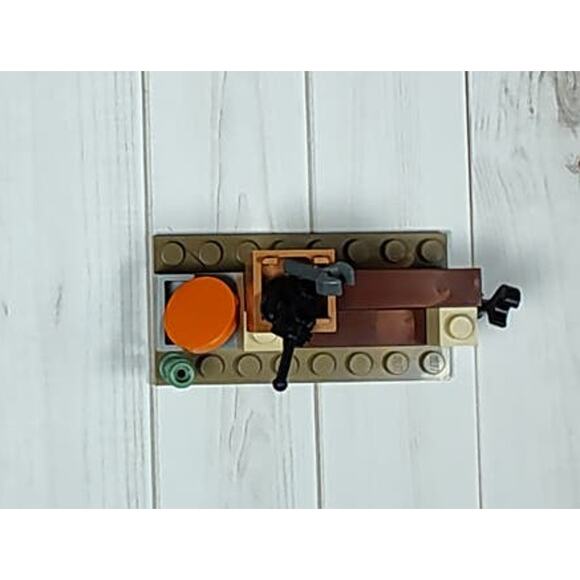 LEGO Disney Buzz Lightyear Disc Launcher + 2 Discs, Walkie, 2 Wrenches 76830 - Picture 7 of 7